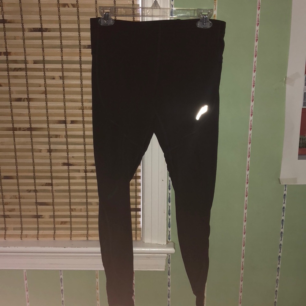 Black saucony running tights